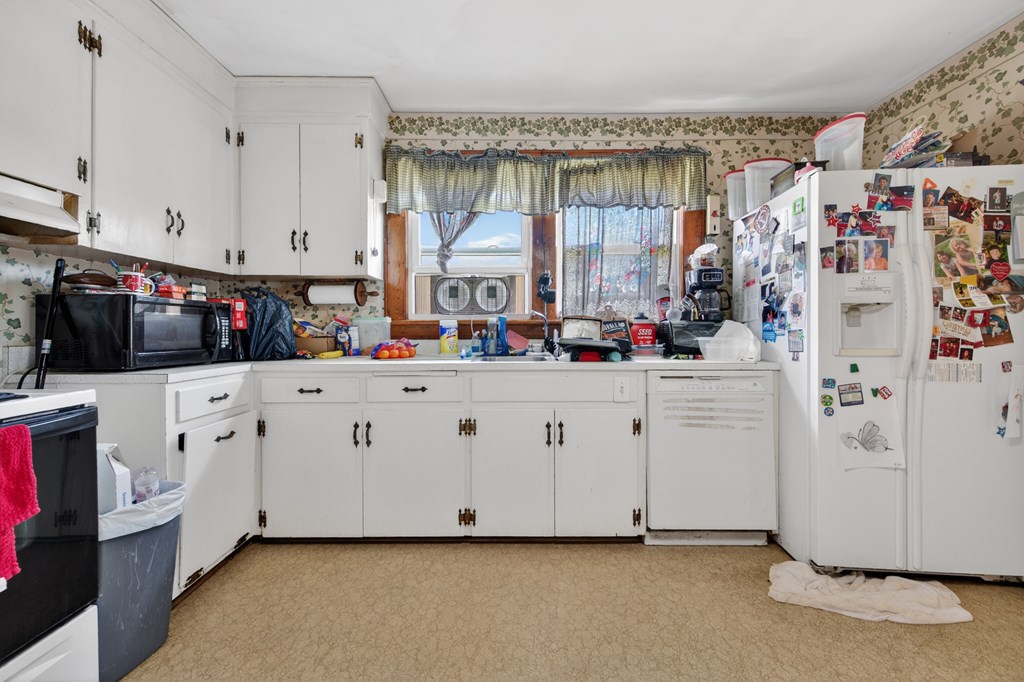 1025 W North Property Photo 15