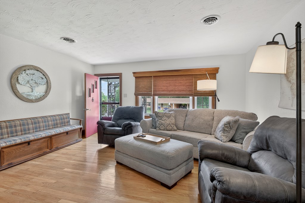 175 Georgia St. Property Photo 6