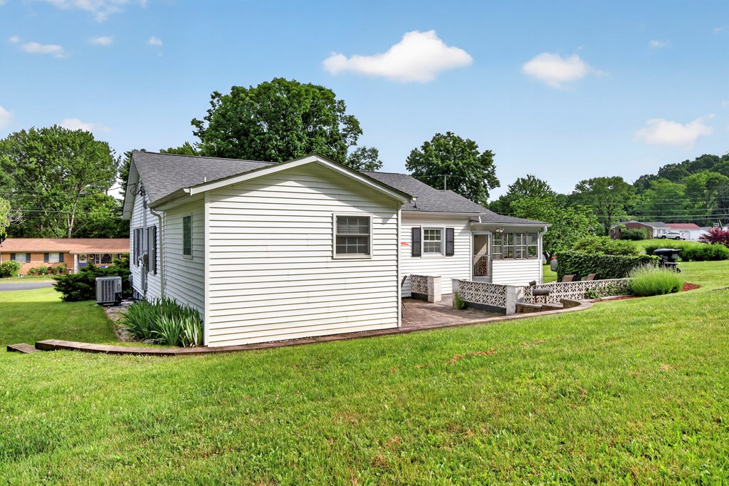 175 Georgia St. Property Photo 30
