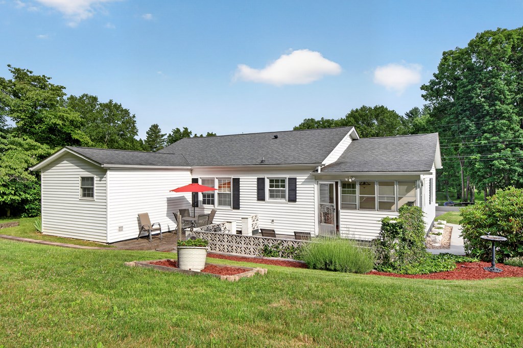 175 Georgia St. Property Photo 32