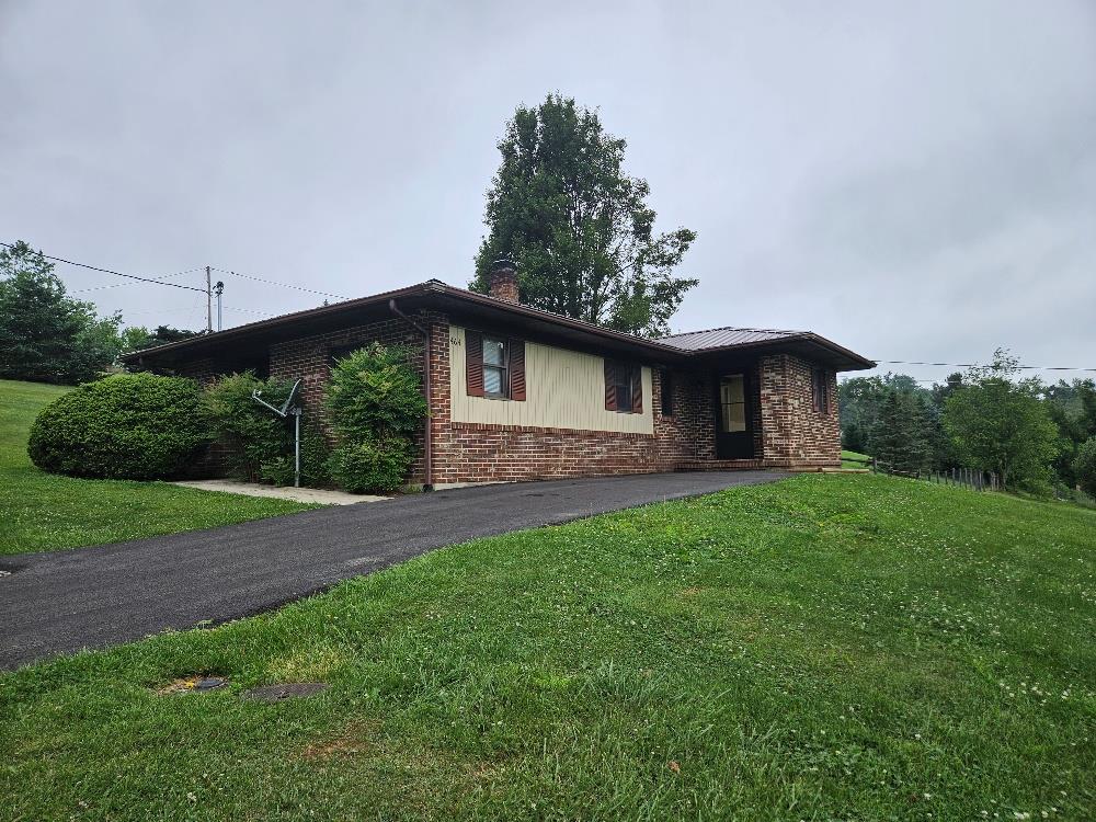 464 Adwolfe Rd Property Photo 1