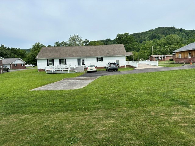 136 Little Rd Property Photo 2