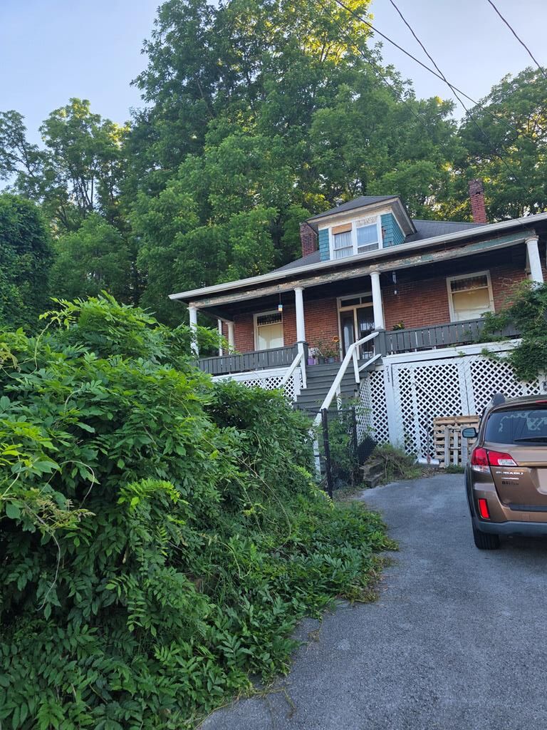 711 Virginia Avenue Property Photo 1