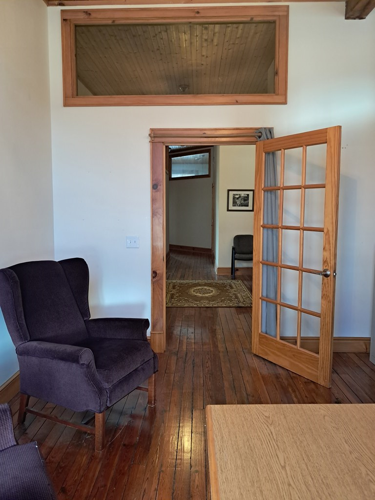129 E Main St Ste 2 Property Photo 3
