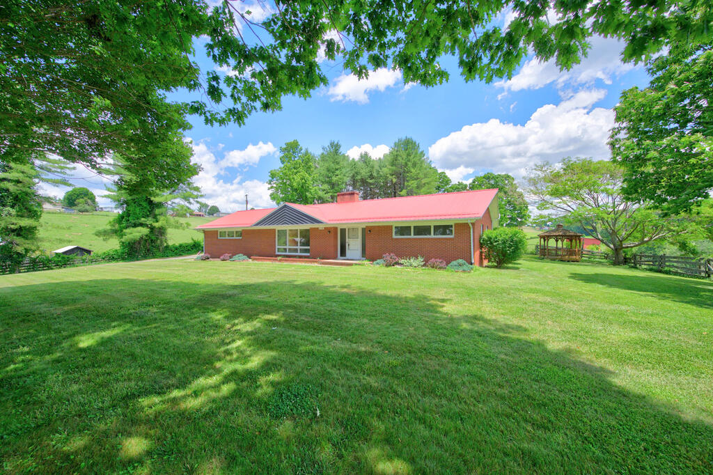 714 Justice Rd Property Photo 1