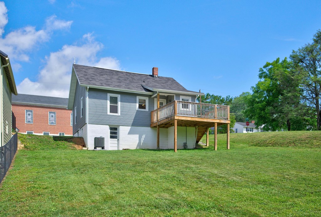 1005 W North St. Property Photo 6