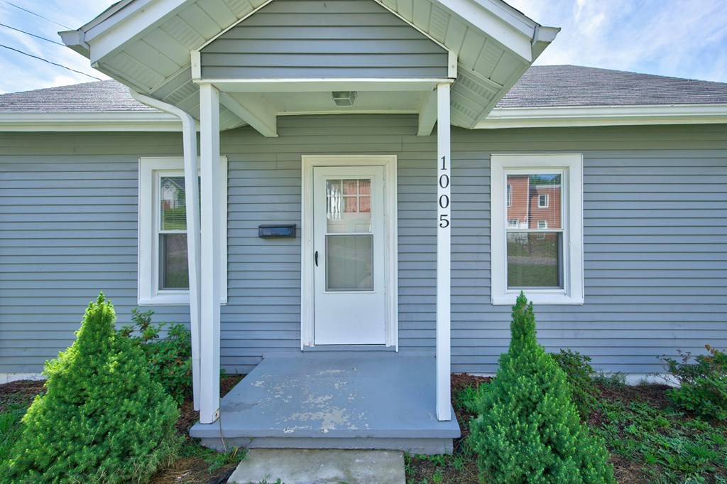 1005 W North St. Property Photo 8