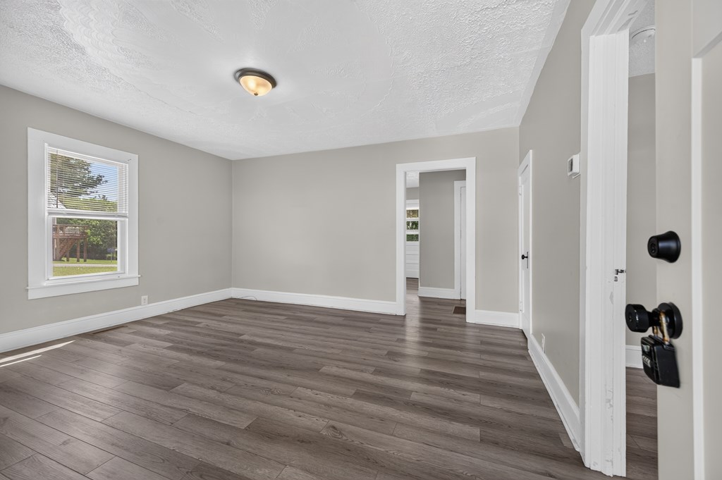1005 W North St. Property Photo 10