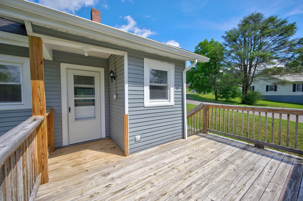 1005 W North St. Property Photo 27