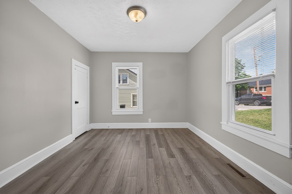 1005 W North St. Property Photo 34
