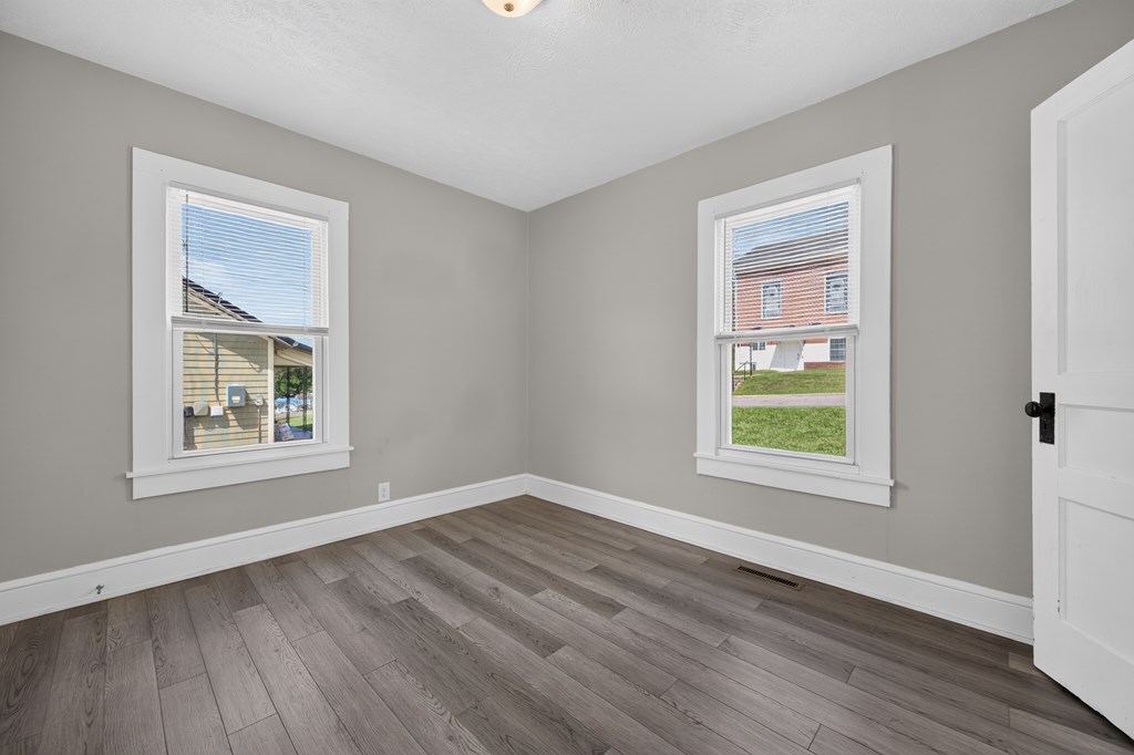 1005 W North St. Property Photo 35
