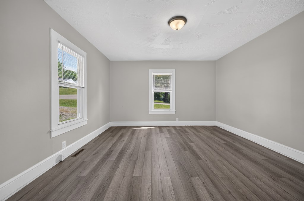 1005 W North St. Property Photo 37
