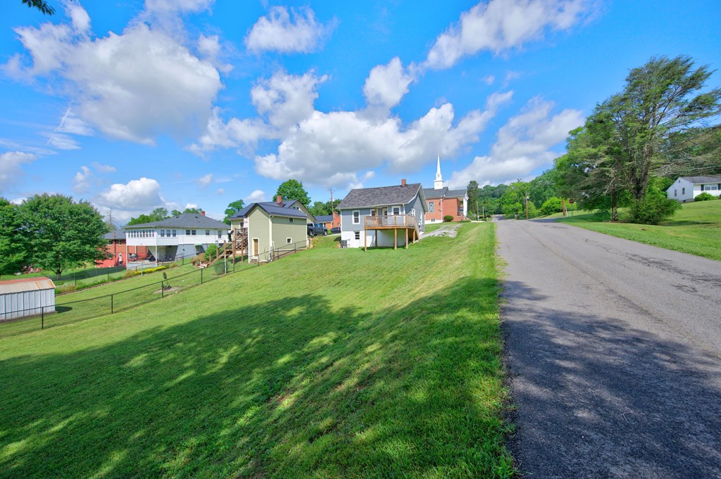 1005 W North St. Property Photo 53