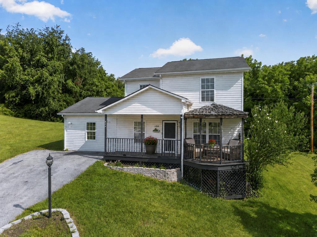684 Hallock Circle Property Photo 1