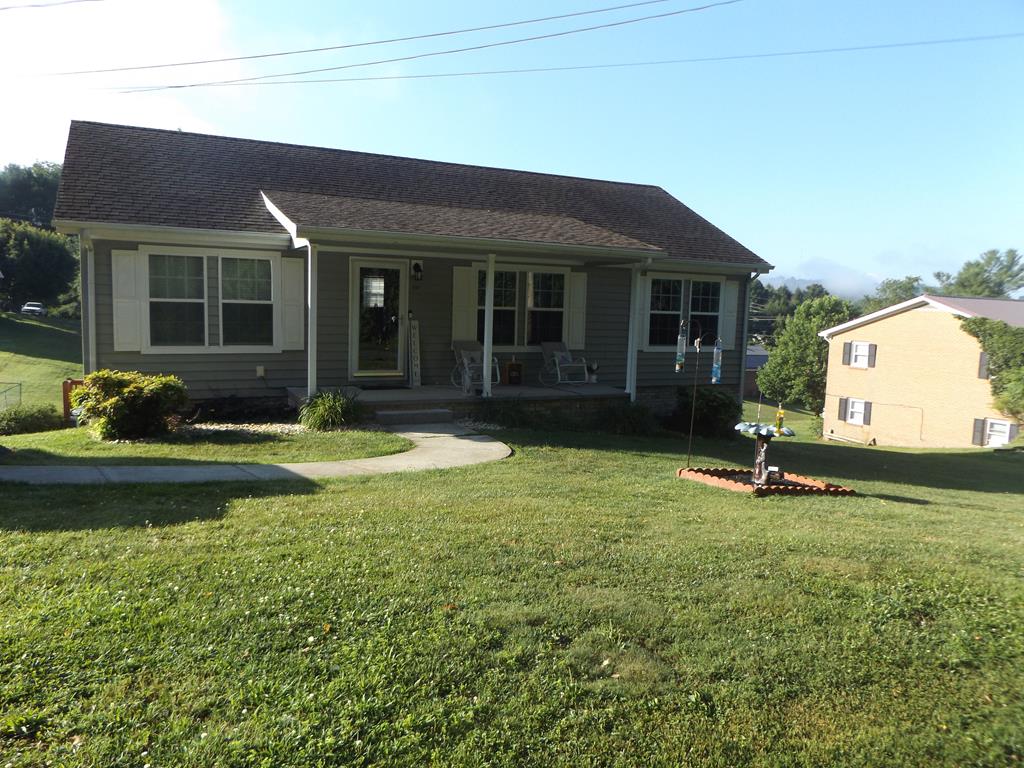 151 W. Grayson St. Property Photo 1