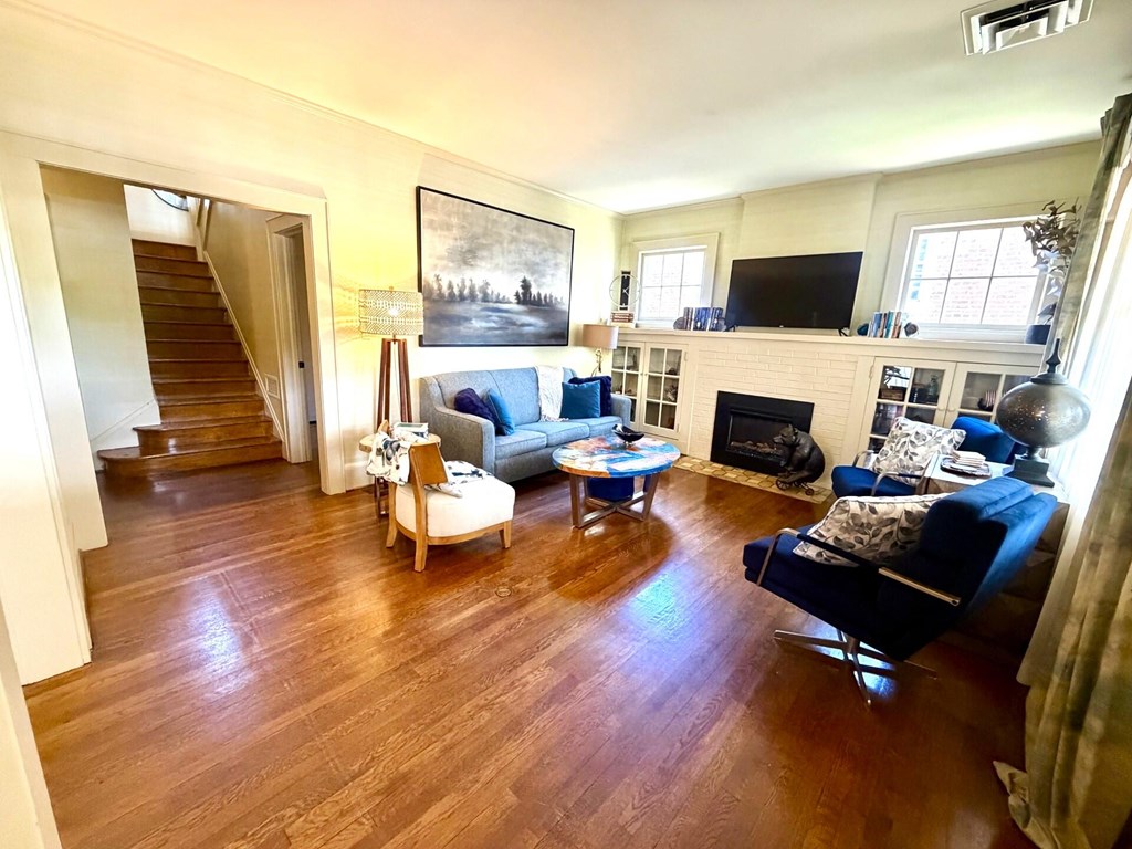 117 W Main Property Photo 2