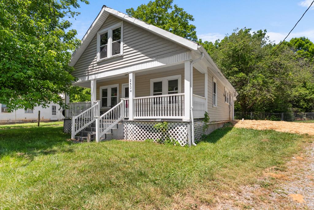 2504 Austinville Road Property Photo 1