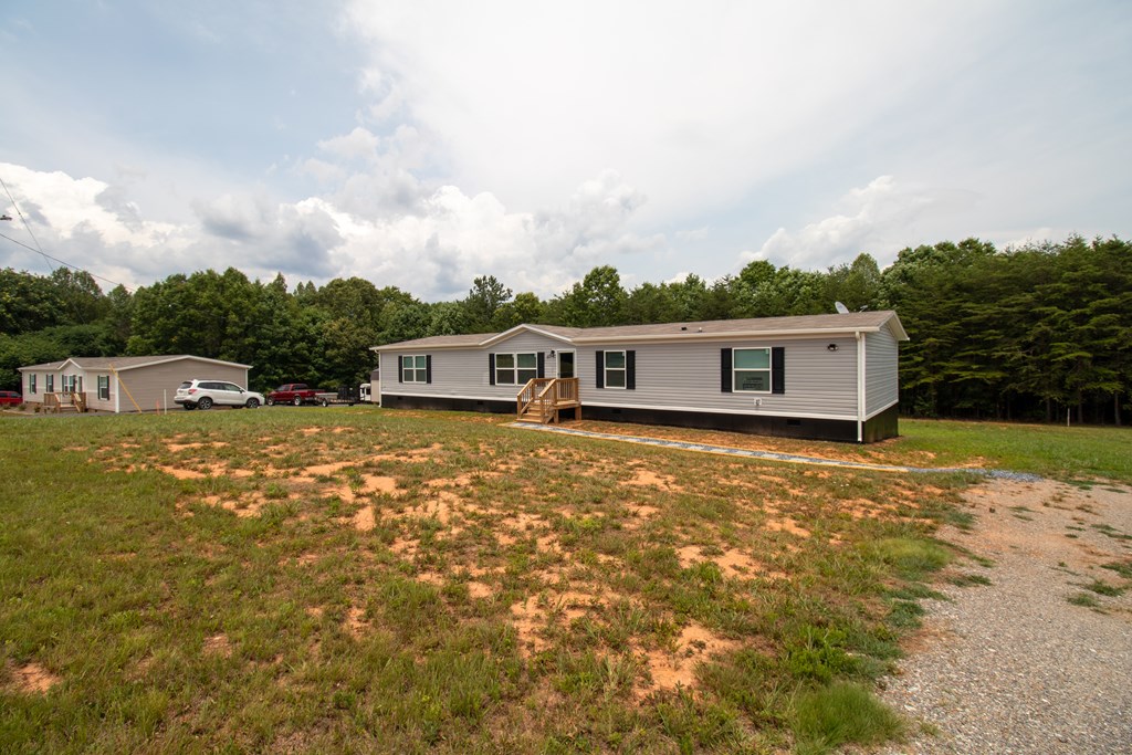 607 Willow Green Ln Property Photo 3