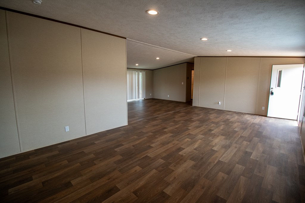 607 Willow Green Ln Property Photo 10