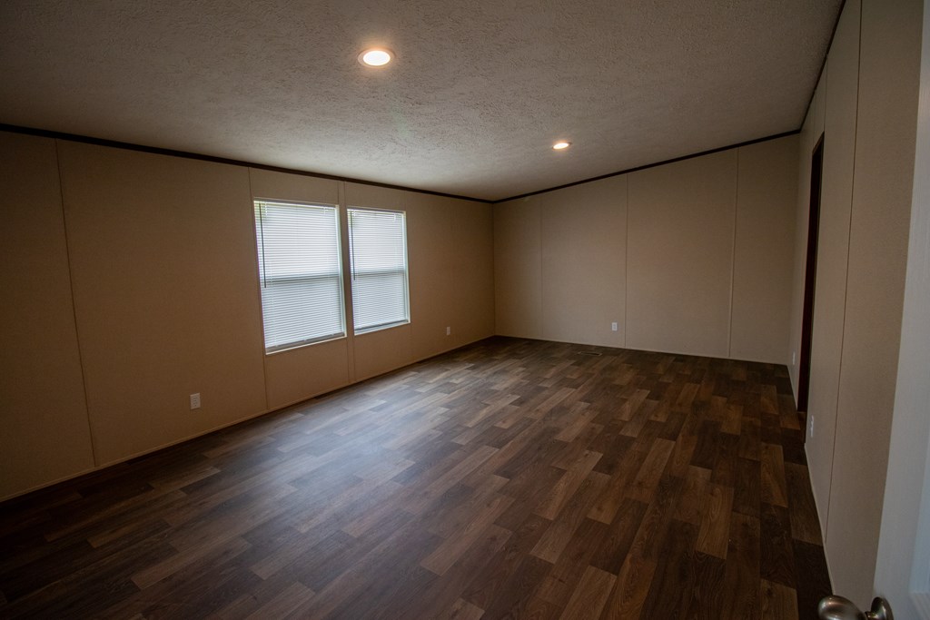 607 Willow Green Ln Property Photo 11
