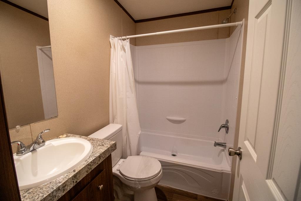 607 Willow Green Ln Property Photo 15