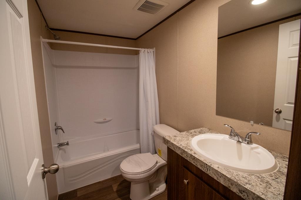 607 Willow Green Ln Property Photo 18
