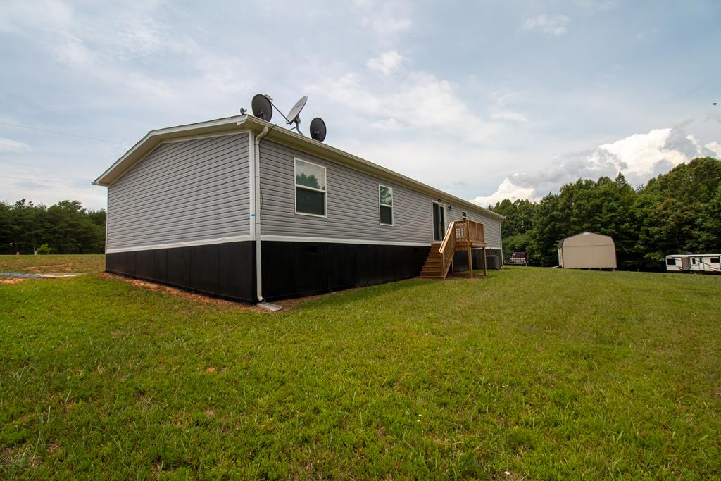 607 Willow Green Ln Property Photo 23