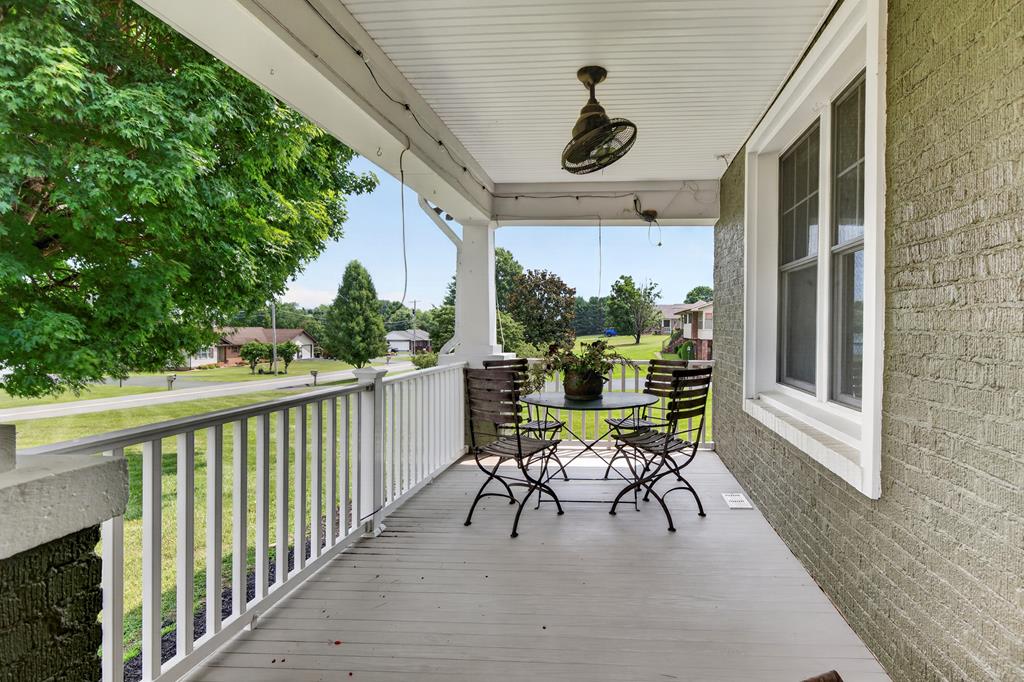 20274 Vances Mill Property Photo 4