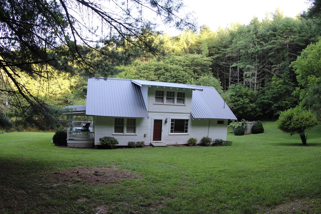 1190 Sutphintown Rd Property Photo 1