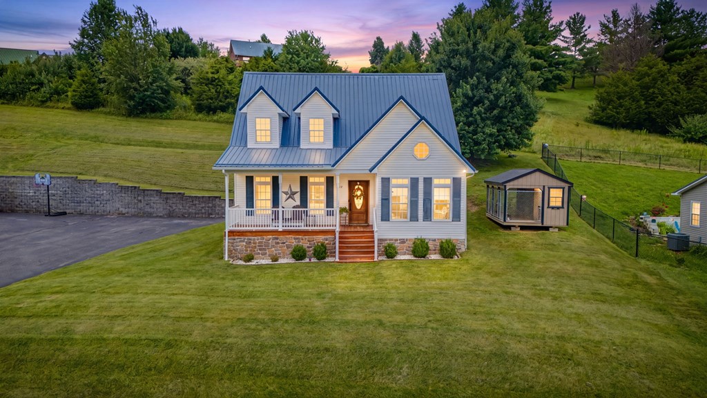 472 Evas Walk Property Photo 3