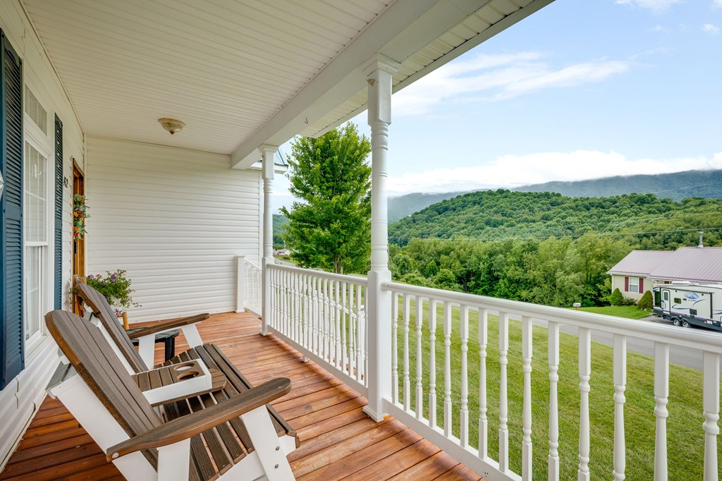 472 Evas Walk Property Photo 5