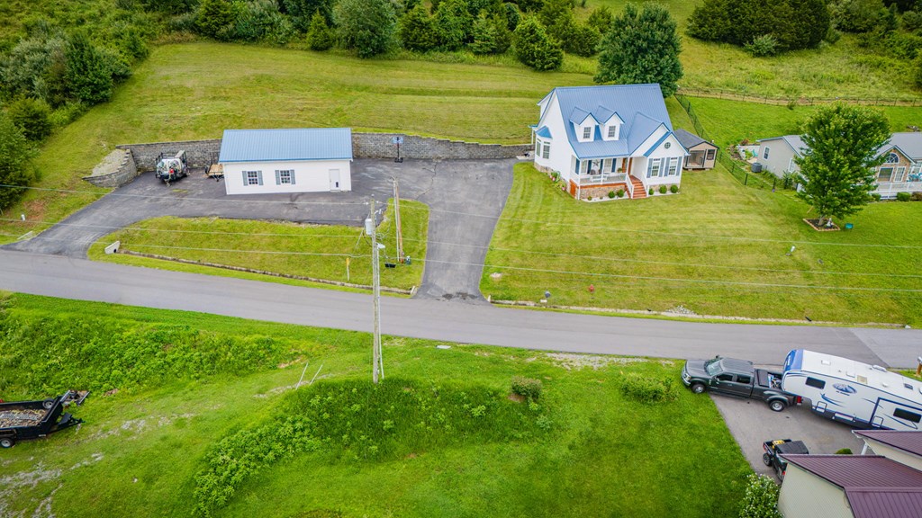 472 Evas Walk Property Photo 38