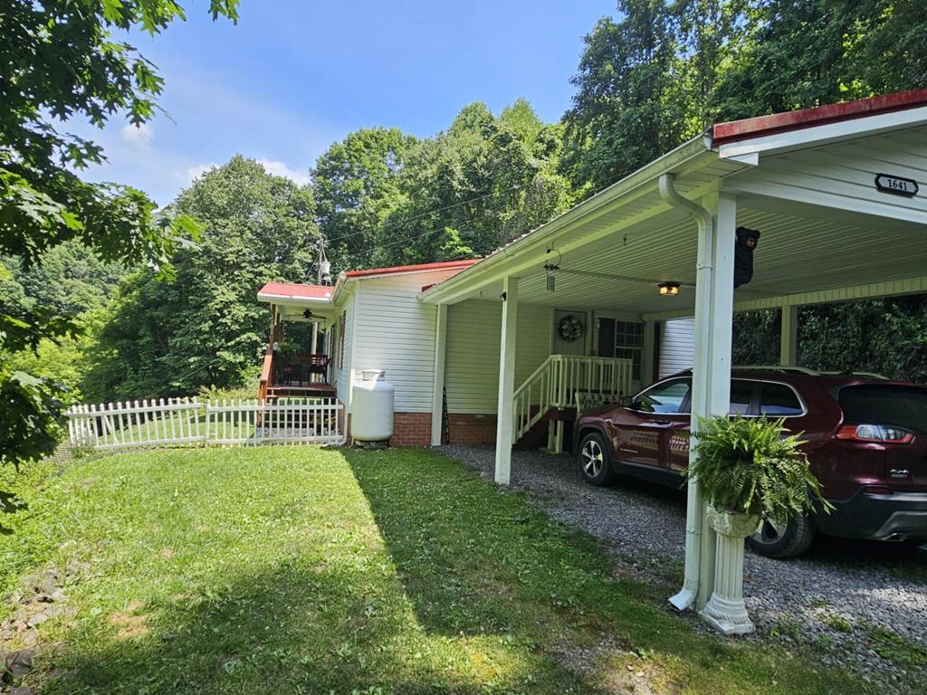 1641 Pine Creek Road Property Photo 1