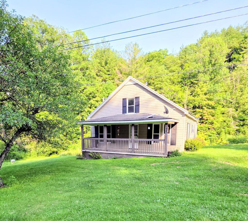 6048 Clearfork Rd Property Photo 1
