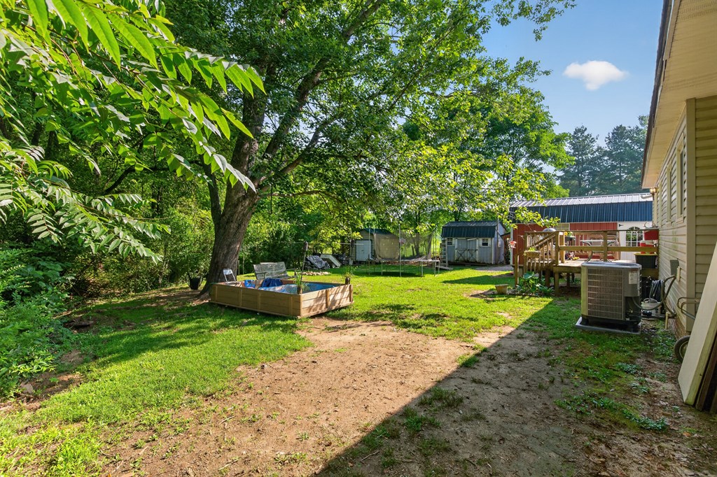 435 Lots Gap Rd Property Photo 43