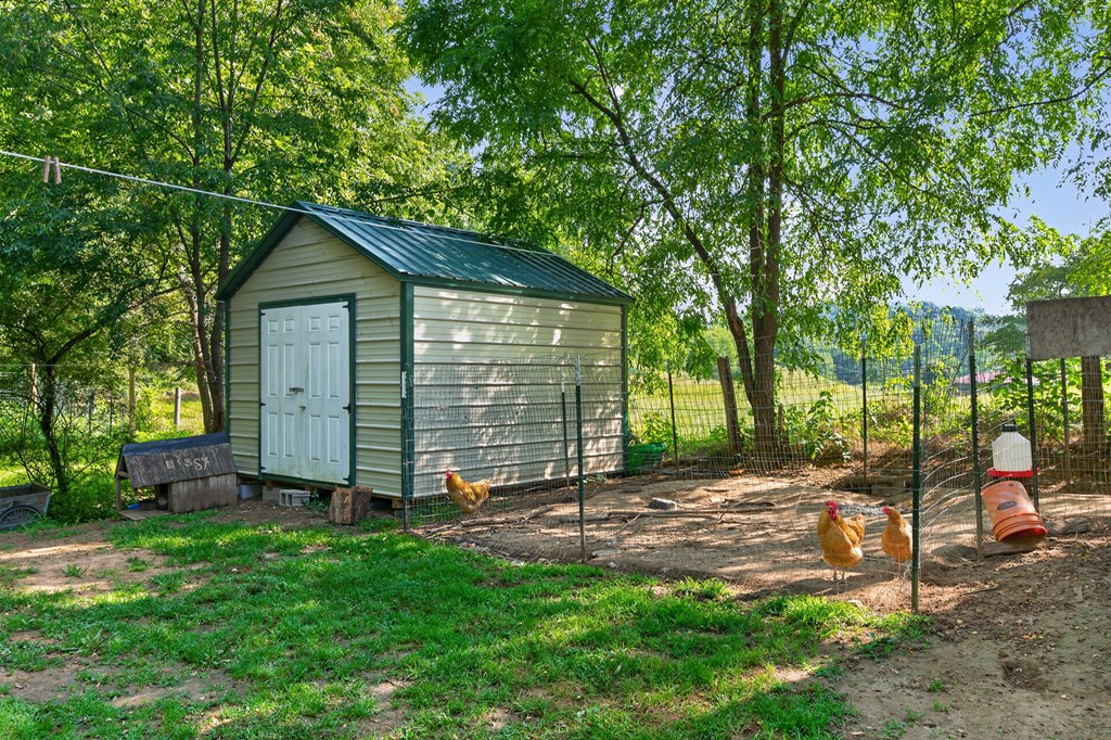 435 Lots Gap Rd Property Photo 46