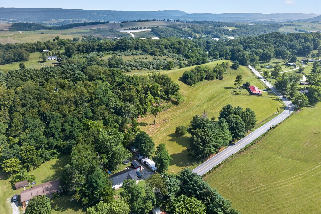 435 Lots Gap Rd Property Photo 59