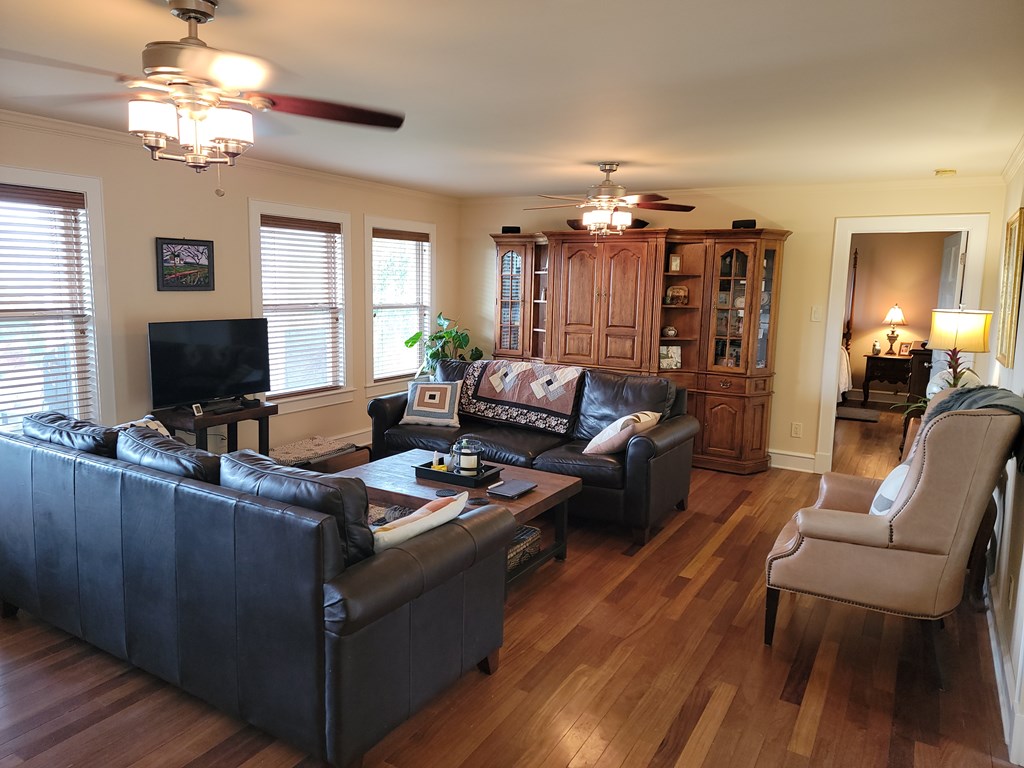 111139 Property Photo 3