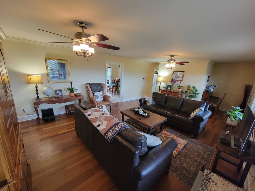 111139 Property Photo 17