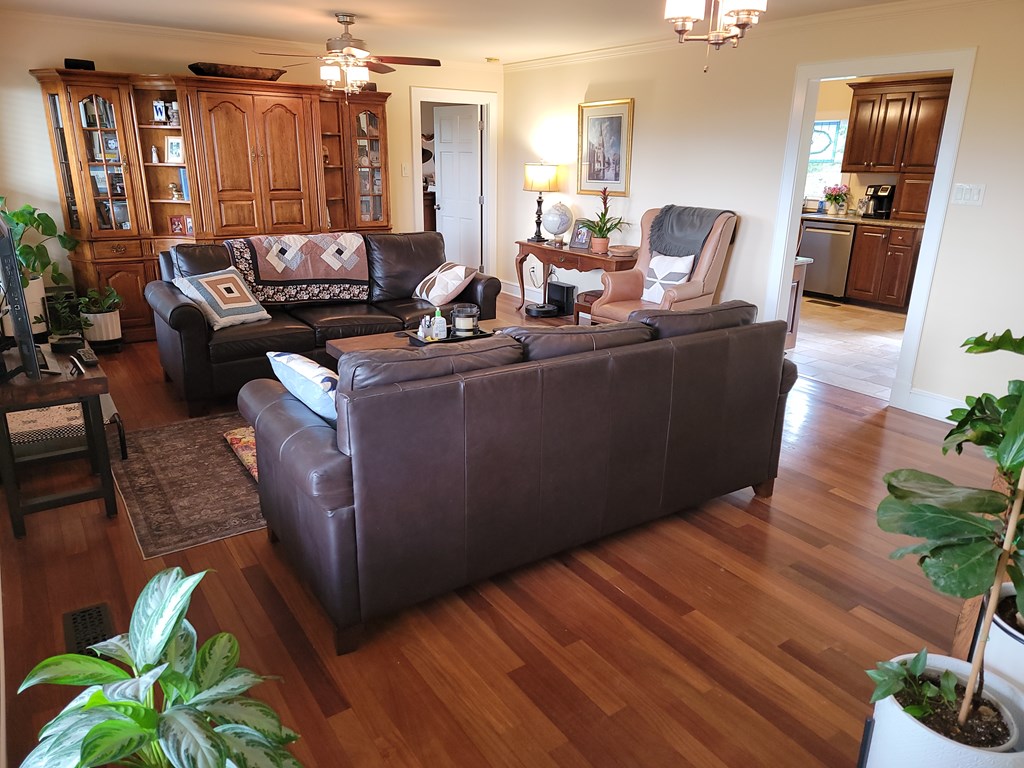 111139 Property Photo 19