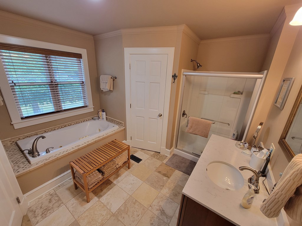 111139 Property Photo 26