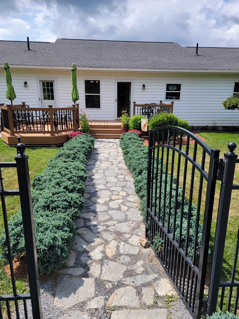 111139 Property Photo 35