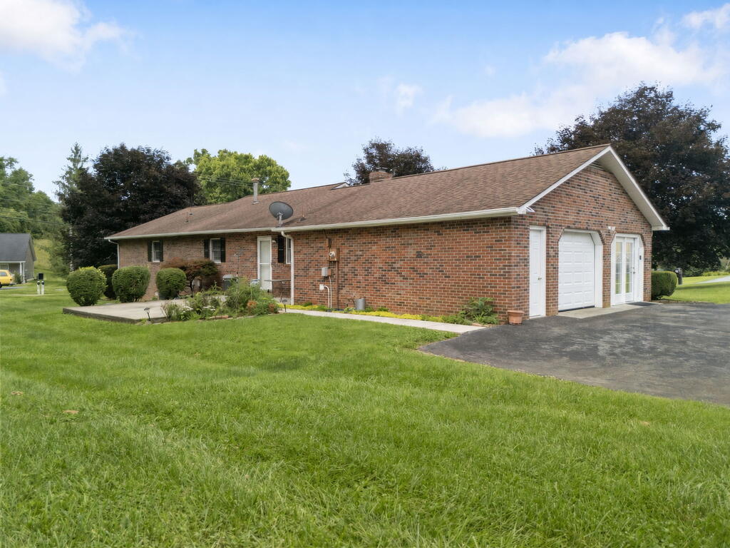 506 Cherry Hill Dr Property Photo 6