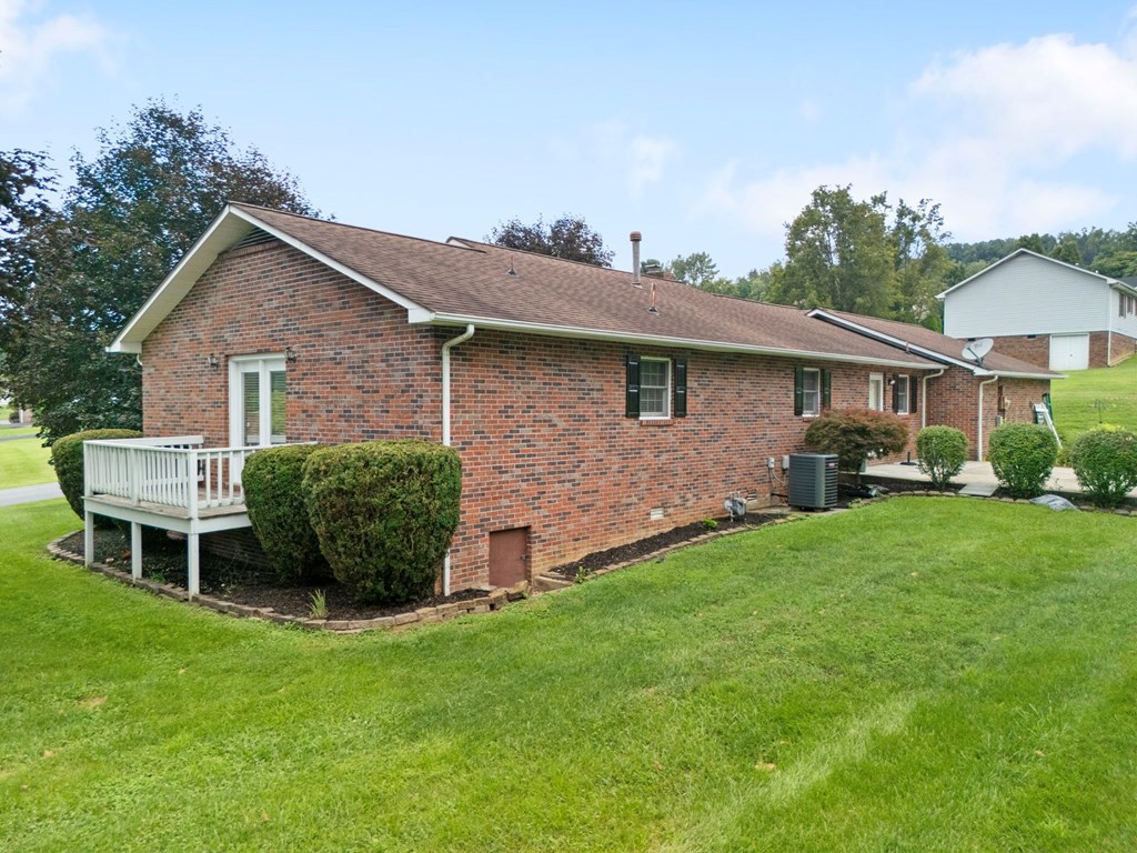 506 Cherry Hill Dr Property Photo 8