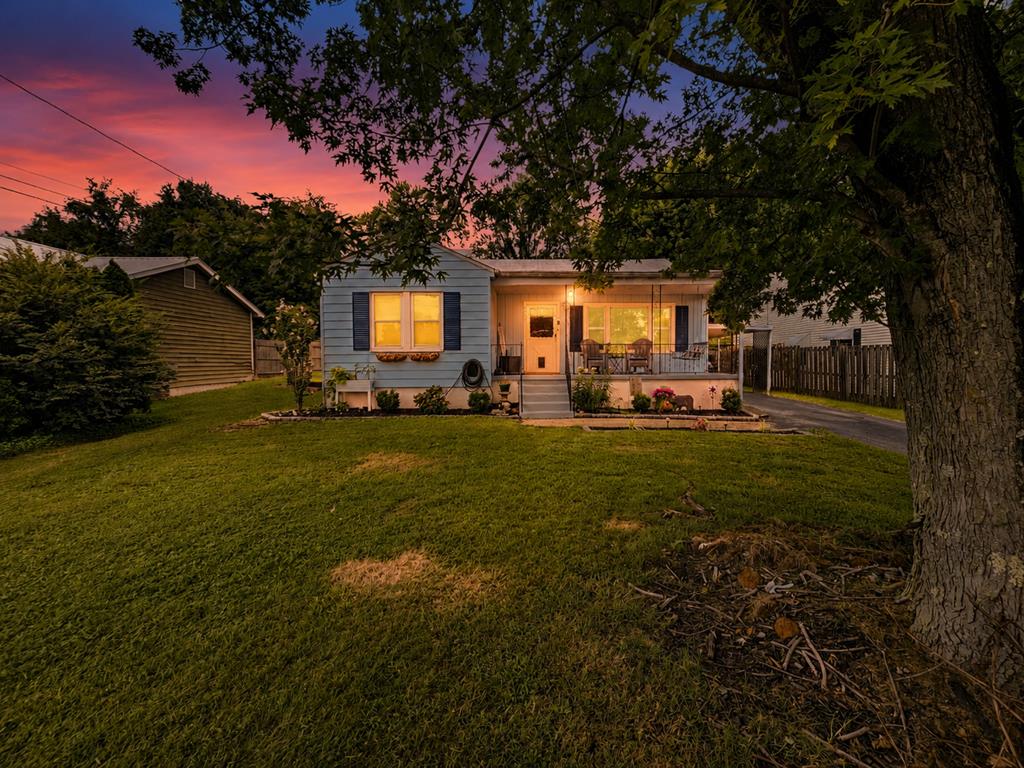 2505 Osborne St Property Photo 1