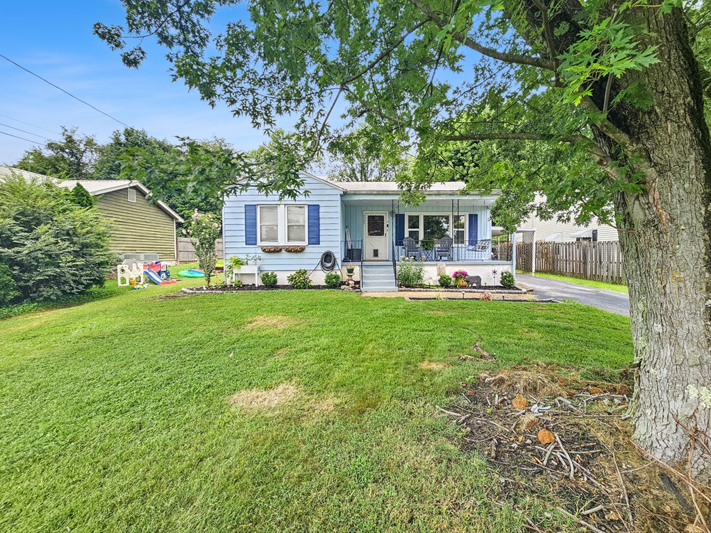2505 Osborne St Property Photo 4
