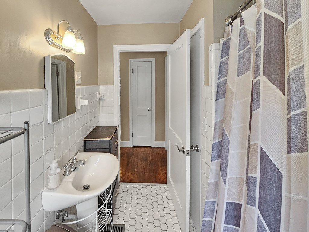 2505 Osborne St Property Photo 28