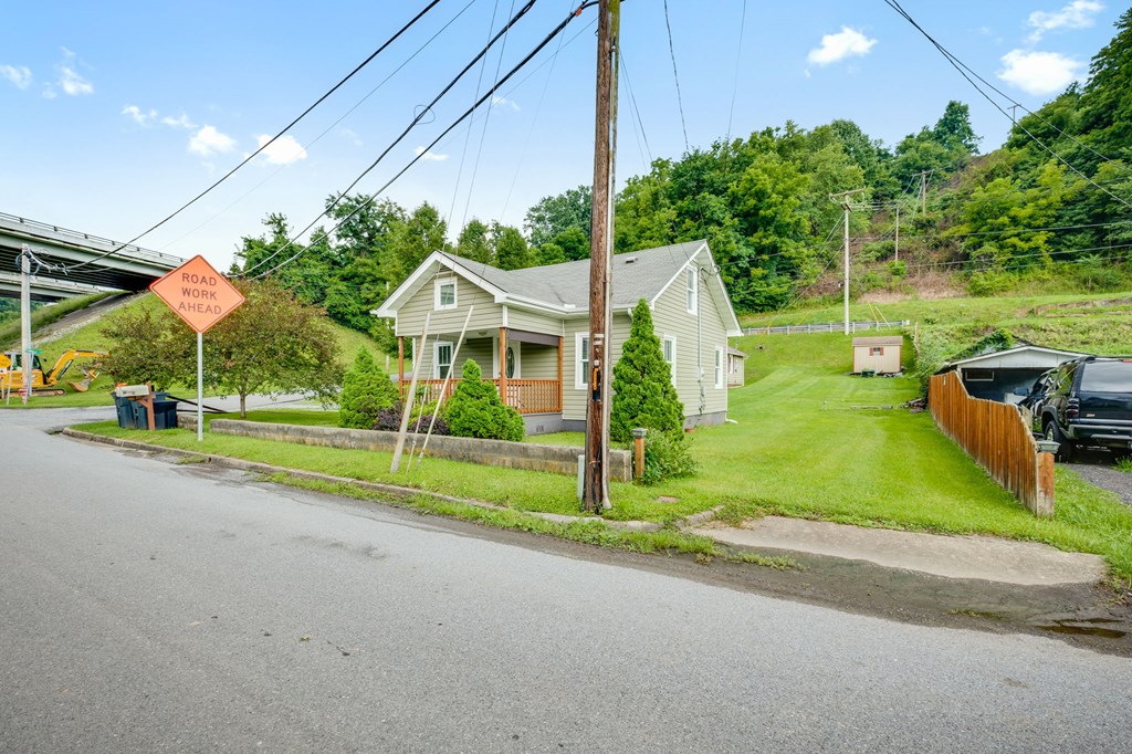840 Matson Dr Property Photo 3