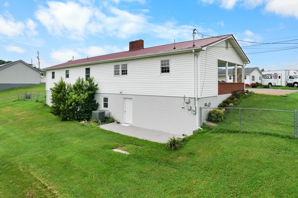 34296 Stagecoach Rd Property Photo 3