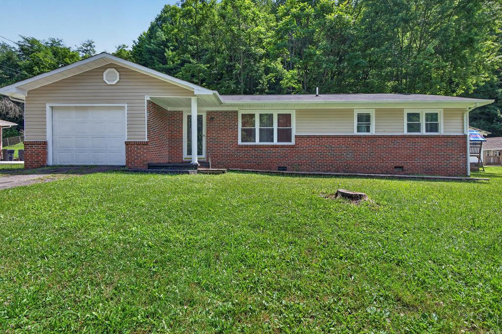 168 Country Oaks Property Photo 1